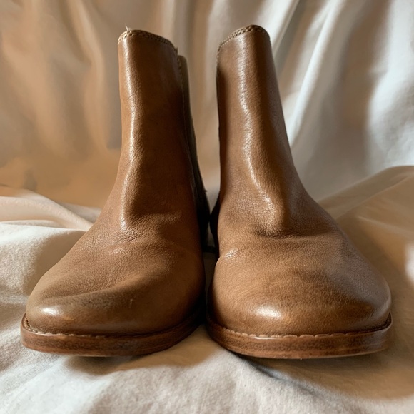 Frye 'Anna' genuine leather Chelsea style ankle boot - Picture 3 of 10